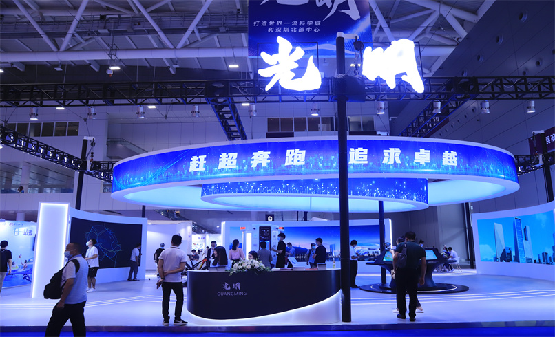 “文化+科技”魅力炫闪！奇异果体育“24小时书香亭”亮相文博会